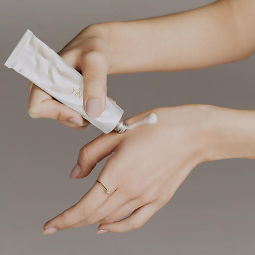  YIN隐  瘾-微醺香槟金箔护手霜 商品图3