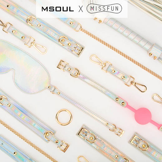 MISSFUN 丽娜SM情趣套装 可调节萝拉大小套装（收纳袋+散鞭+眼罩+手铐+脚铐+眼罩+口球+牵引绳） 商品图2