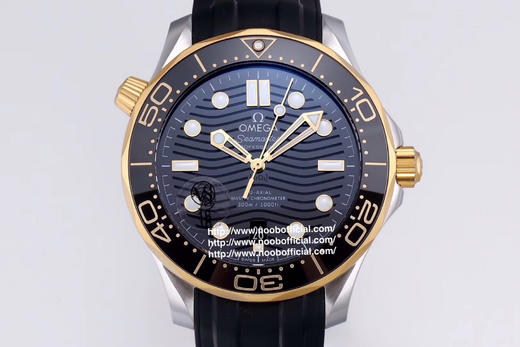 VS欧miga海马300M间金，选对版本很重要。VS版本和z品在12点位外圈口带有贵金属印记：AU750 、狗头标 、天平秤 、欧logo，可以看是否有这个印记区分出是VS/市面版本，做工精良打磨精细 商品图2