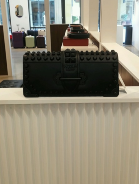 奥莱普拉达City Saffiano饰钉Caibag 1BF048 2BB0 F0632JPY带授权招加盟代理