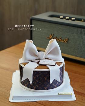 蝴蝶结lv蛋糕  n