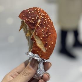火鸡腿（约12:00出炉）整个鸡腿在里面 香辣可口