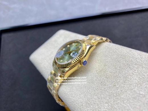 TW 劳力士 蚝式恒动31日志 秀而不媚 恒久优雅 。【表壳】尺寸31Mm，采用耗式钢与18K，表圈采用白金狗牙圈，圈口镶多粒施华洛斯奇钻 ，保证100米防水 整个手表基于正品原版开模❕❕ 商品图7