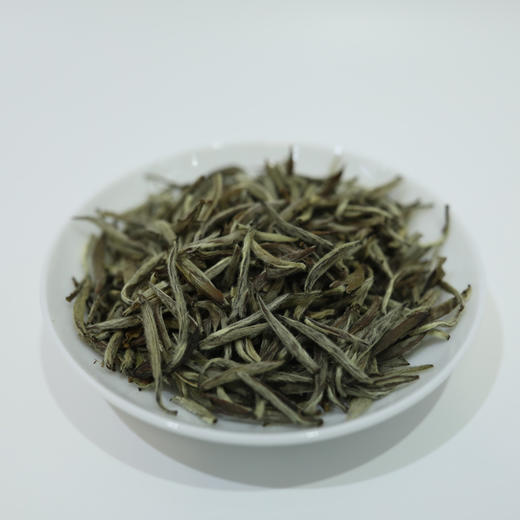 白茶 小城之春 2010年 白毫银针 十年陈（白毫银针） 50g/罐 商品图3
