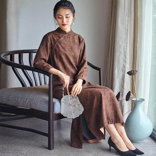 2020秋季新品拼接斜襟立领龙纹香云纱改良宽松旗袍YU0040 。 商品图1