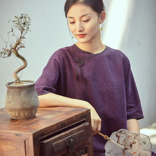 新款中式长款斜襟复古花扣龟裂纹香云纱连衣裙B20490珺 。 商品图3