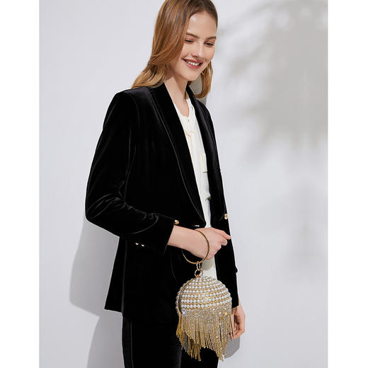 EITIE爱特爱春季新款洋气复古翻领收腰显瘦丝绒西装外套女6303007 商品图3