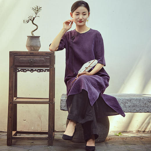 新款中式长款斜襟复古花扣龟裂纹香云纱连衣裙B20490珺 。 商品图2