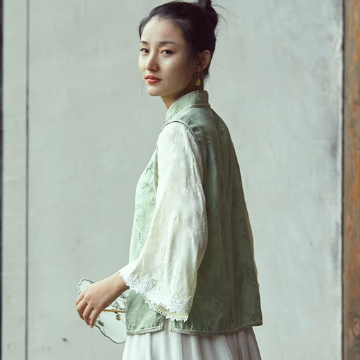 夏秋新中式禅茶拼接倒大袖蕾丝短款上衣Z20479 。 商品图1