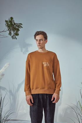 DEC 97186417 涂鸦字母印花时尚长袖T恤