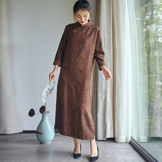 2020秋季新品拼接斜襟立领龙纹香云纱改良宽松旗袍YU0040 。 商品图0