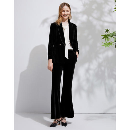 EITIE爱特爱春季新款时尚通勤复古洋气中腰丝绒喇叭长裤女裤6305010 商品图2