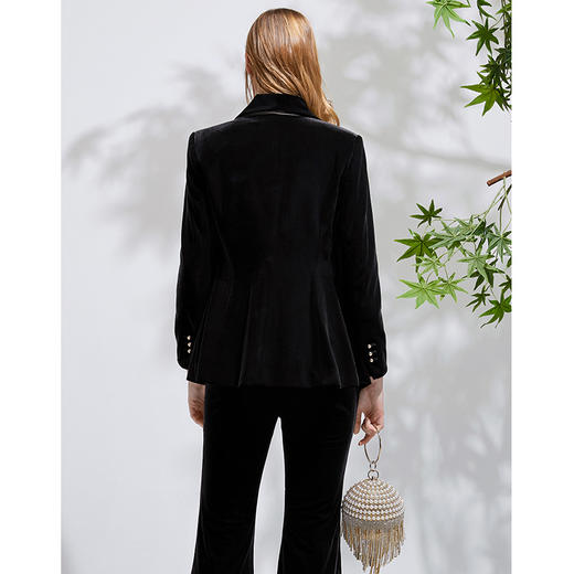 EITIE爱特爱春季新款洋气复古翻领收腰显瘦丝绒西装外套女6303007 商品图5