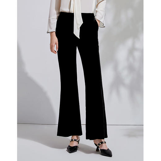 EITIE爱特爱春季新款时尚通勤复古洋气中腰丝绒喇叭长裤女裤6305010 商品图3