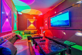 青岛慢姑娘英姿山居别墅轰趴