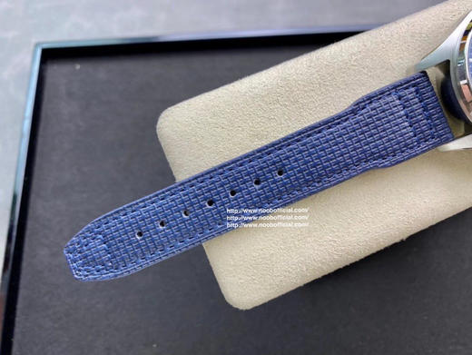 ZF震撼出击，推出IWC万国飞行员系列IW377729腕表(“蓝队长”特别版)43毫米X15.2毫米
1.316L精钢表壳，双面防反光凸状蓝宝石玻璃表镜，镀有IWC特有浅蓝色防眩晕增透镀膜❕❕❕ 商品图2