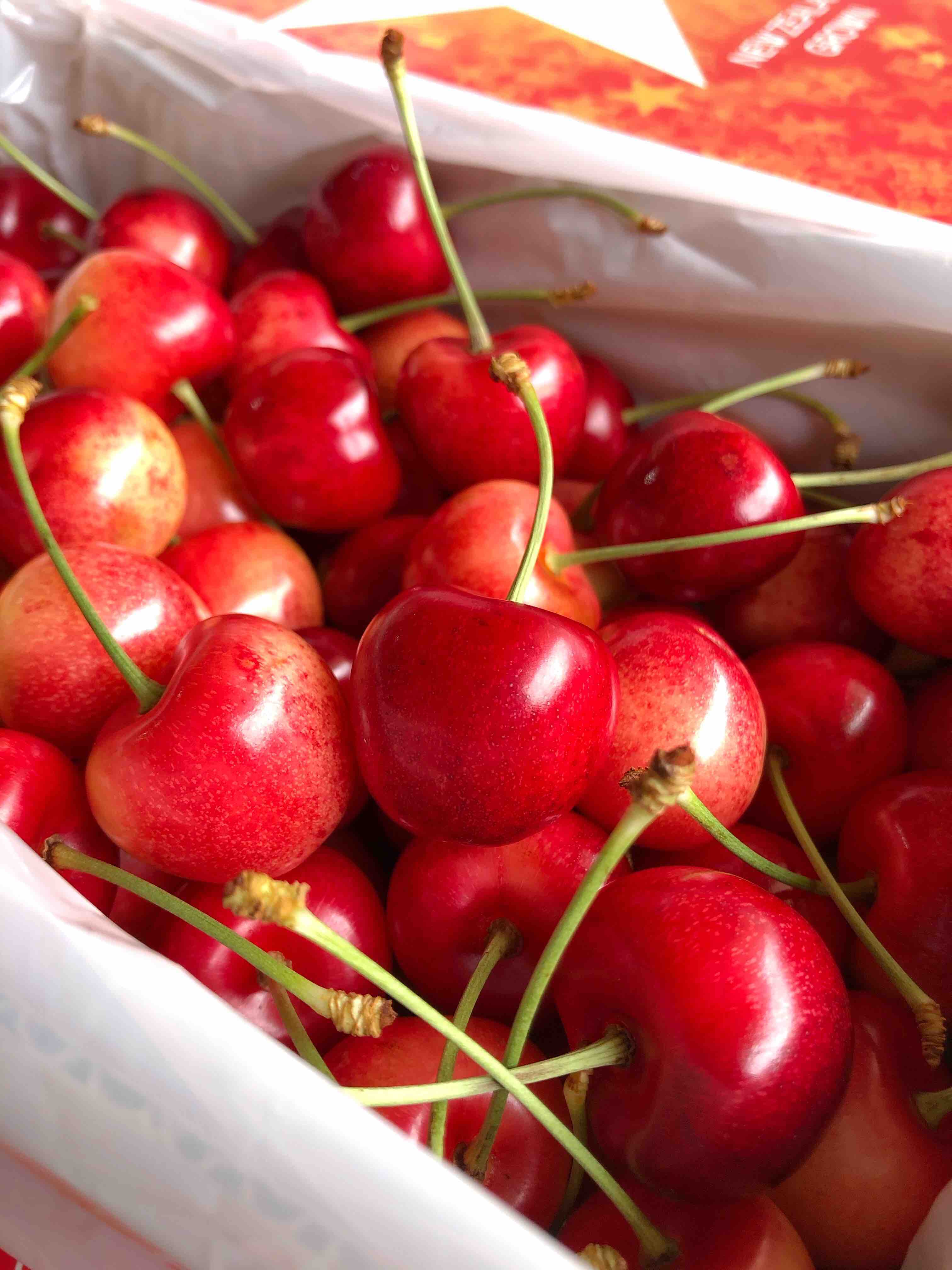 新西兰黄车新西兰空运蕾妮尔黄车厘子货脆甜口感口感很好入口核小自吃
