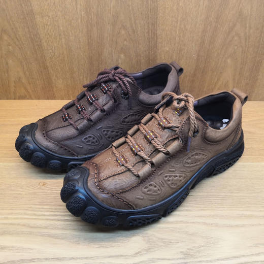 2019新款豪行正品19308527牛皮运动户外鞋秋冬个性休闲防滑男单鞋 商品图0