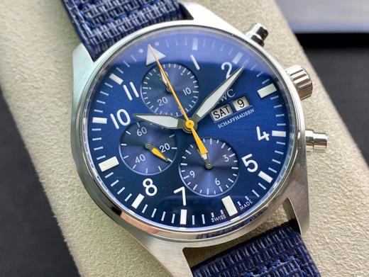 ZF震撼出击，推出IWC万国飞行员系列IW377729腕表(“蓝队长”特别版)43毫米X15.2毫米
1.316L精钢表壳，双面防反光凸状蓝宝石玻璃表镜，镀有IWC特有浅蓝色防眩晕增透镀膜❕❕❕ 商品图10