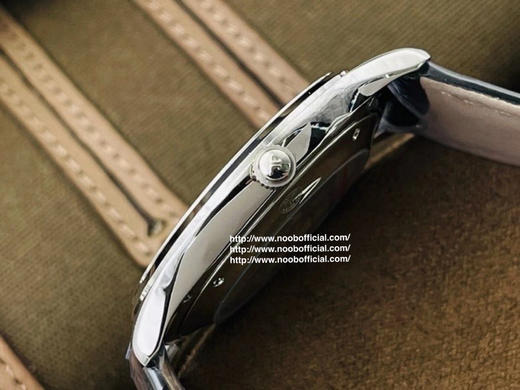 ZF积家超薄大师1238420腕表优雅登场。极致简约，成就经典，干净素雅，商务首选。 商品图9