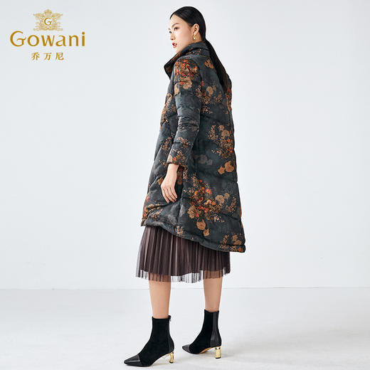 乔万尼新品复古印花优雅国风精致感设计中长款保暖羽绒服ES4T393 商品图3