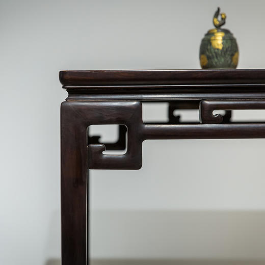 清代  红木镶海藻螺拐子纹文房桌 商品图1