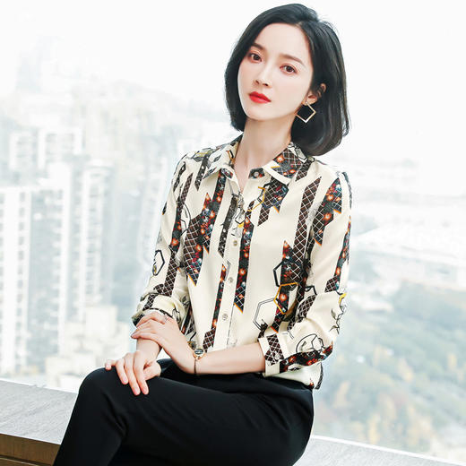 上海旗袍厂ASE-9072方领单排扣印花气质真丝衬衫 商品图3