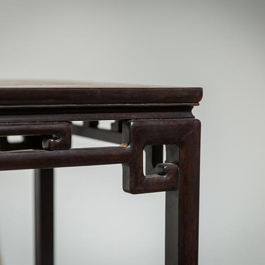 清代  红木镶海藻螺拐子纹文房桌 商品图3