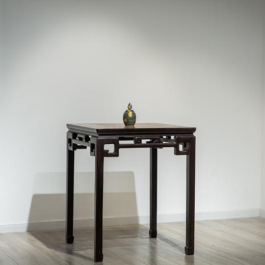 清代  红木镶海藻螺拐子纹文房桌 商品图0