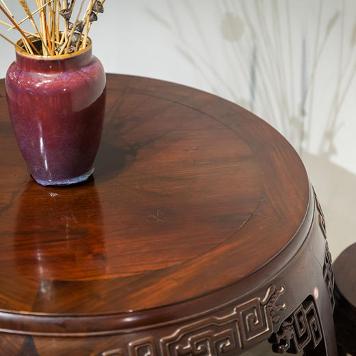 清代  红木夔龙纹鼓形桌凳成套（一桌五凳） 商品图3