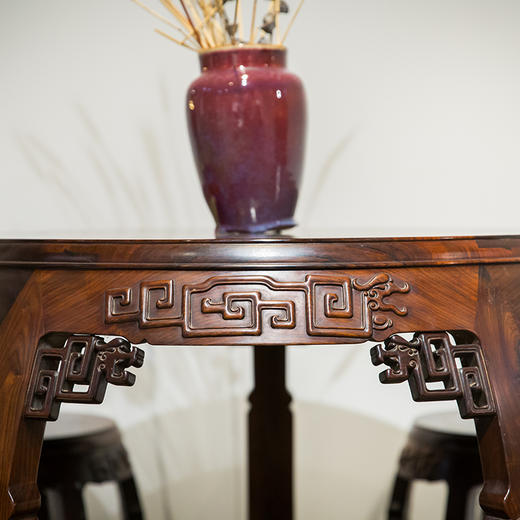 清代  红木夔龙纹鼓形桌凳成套（一桌五凳） 商品图2