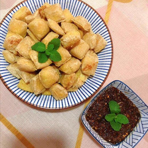 【下单后48小时发货】云南石屏 包浆小豆腐 700g左右*2盒装 爆浆Q弹，清香细嫩 非即食 需熟食 可煎 炸 烤 煮 炒 商品图5