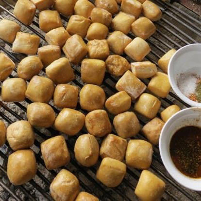 【下单后48小时发货】云南石屏 包浆小豆腐 700g左右*2盒装 爆浆Q弹，清香细嫩 非即食 需熟食 可煎 炸 烤 煮 炒 商品图11