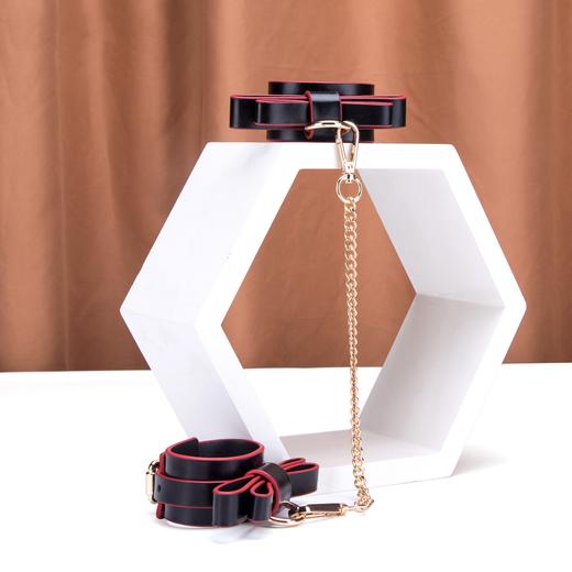 SM 情趣束缚 蝴蝶结套装 项圈+眼罩+口球+手铐+脚铐 商品图1