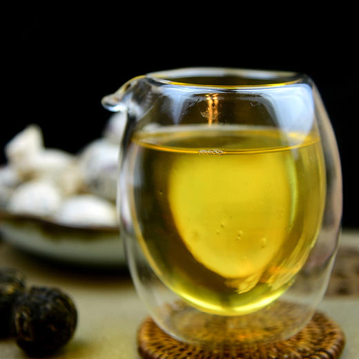 2016年班章龙珠普洱茶生茶王者气韵8g起 商品图2