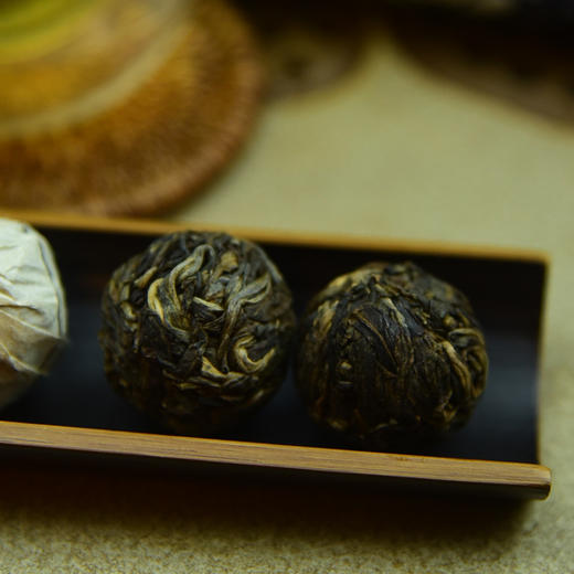 2016年班章龙珠普洱茶生茶王者气韵8g起 商品图1