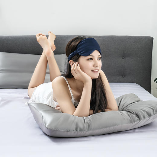 京东京造 真丝枕套 桑蚕丝绸纯色枕头套 单只  48*74cm 灰色 商品图6