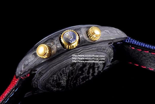 JH新品匠心合一 追梦不止宇宙计时迪通拿系列之碳纤维定制版，【V2版】腕表不仅佩戴轻便，外表坚硬。且每一只腕表都拥有 碳纤花纹 商品图6