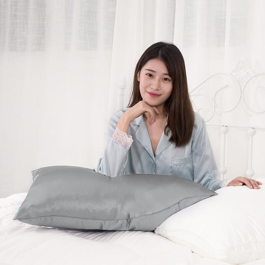 京东京造 真丝枕套 桑蚕丝绸纯色枕头套 单只  48*74cm 灰色 商品图4