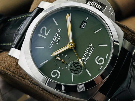 VS沛na海PAM1056，尺寸44mm，男士腕表，皮表带，自动机械机芯，透底。 商品图5