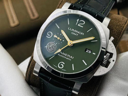 VS沛na海PAM1056，尺寸44mm，男士腕表，皮表带，自动机械机芯，透底。 商品图6