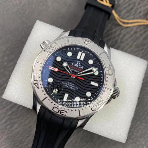 VS全新海马：海马游艇，300米系列潜水腕表致敬蔚蓝之作，圈口浮雕工艺，棒棒糖秒针，陶瓷盘，欧米伽海马游艇！首批预定购买钢带版本还赠送一副原厂胶带扣～[ThumbsUp] 商品图11