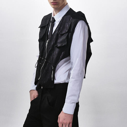 HUMANWORLD 21SS 黑色不规则拉链抽绳马甲 商品图4