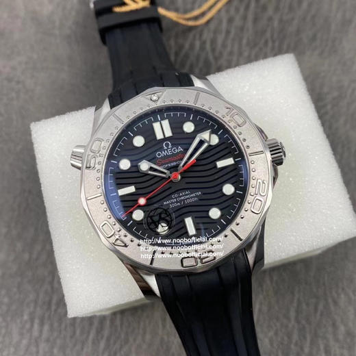 VS全新海马：海马游艇，300米系列潜水腕表致敬蔚蓝之作，圈口浮雕工艺，棒棒糖秒针，陶瓷盘，欧米伽海马游艇！首批预定购买钢带版本还赠送一副原厂胶带扣～[ThumbsUp] 商品图12