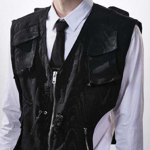 HUMANWORLD 21SS 黑色不规则拉链抽绳马甲 商品图2