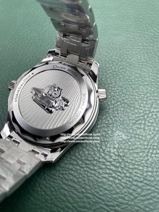 VS全新海马：海马游艇，300米系列潜水腕表致敬蔚蓝之作，圈口浮雕工艺，棒棒糖秒针，陶瓷盘，欧米伽海马游艇！首批预定购买钢带版本还赠送一副原厂胶带扣～[ThumbsUp] 商品图3
