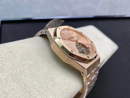 R8.factory解毒好的“陀飞轮”【2020爱彼 皇家橡树 陀飞轮。】独家订制Cal.2924机芯，动力储存68小时爱彼依旧保留的八角形表圈 商品图12