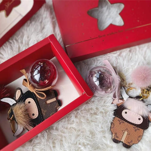 牛气冲天-牛牛水貂绒挂件 商品图2