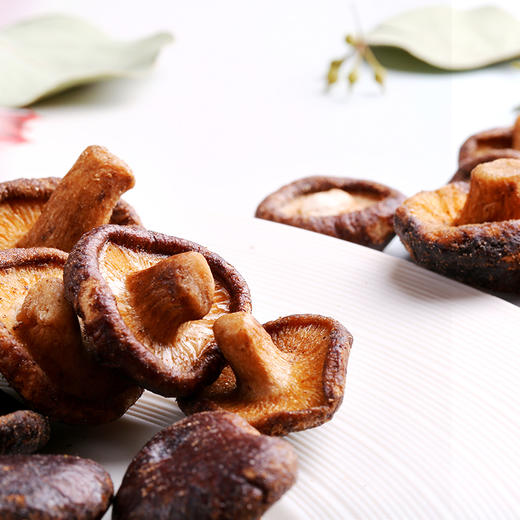 百草味 香菇脆54g/袋 果干蜜饯 零食即食脱水蔬菜干蔬果脆休闲食品山珍香菇干蘑菇干 商品图1