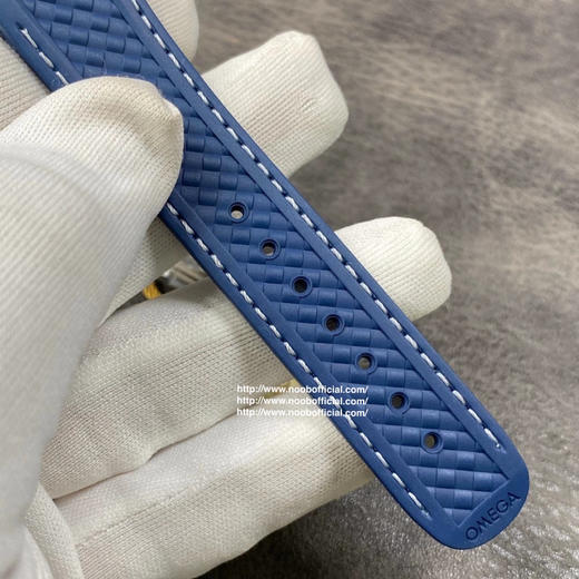 N厂新品，金针队长茄海马150M“柚木”横纹盘黑面绿针，独家复刻一体8900机芯，机芯功能和正品一致，41x13mm，复刻8900自动机械机芯，316精钢表壳表链，蓝宝石镜面，折叠扣，防水大于50米 商品图3